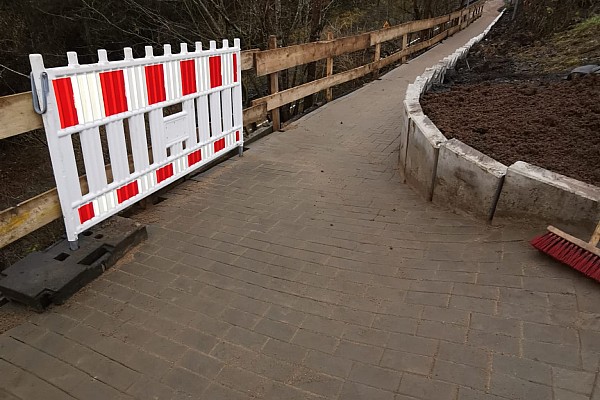 Projekt: <br> Barrierefreier Zugang zum Bahnsteig Struthütten