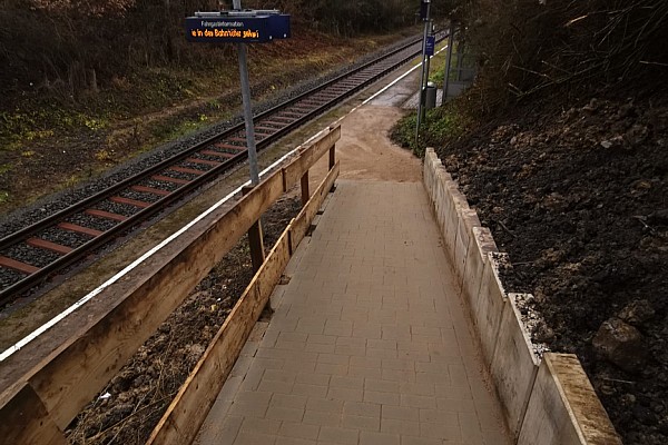 Projekt: <br> Barrierefreier Zugang zum Bahnsteig Struthütten